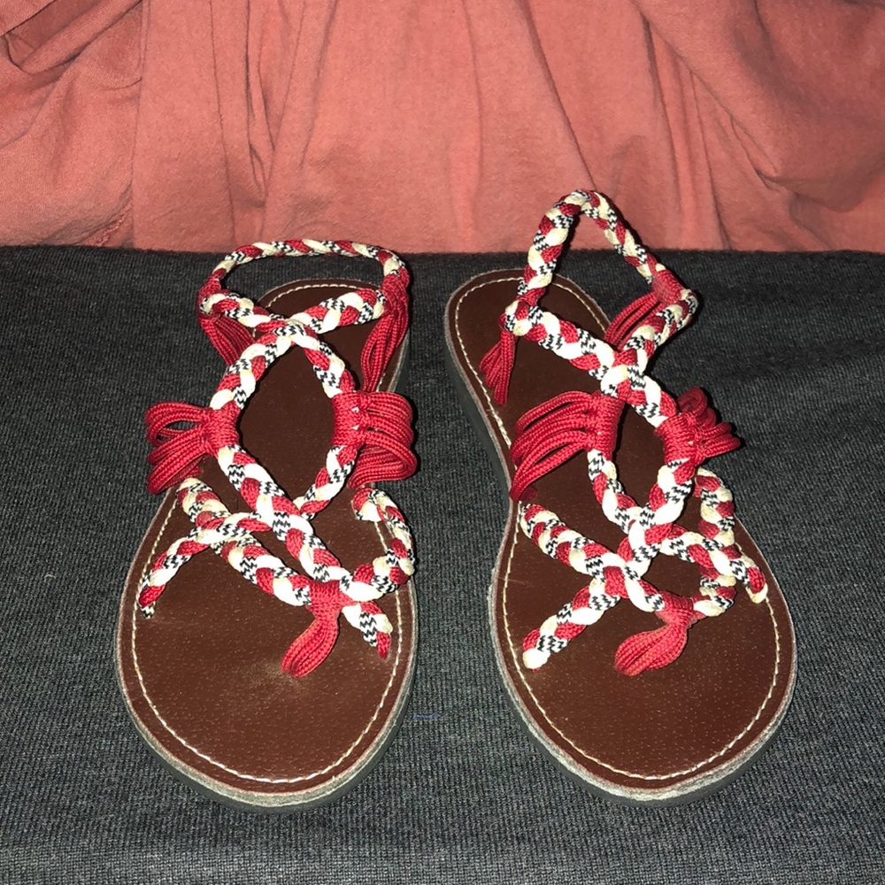 Adorable 😍 sandals